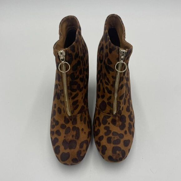 New Comfort Brand Leopard Print Velvet Chunk Heel Booties 8 - Picture 5 of 10